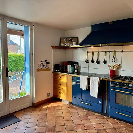 La Maison Bleue - Calme, Jardin, Billard * Cottenchy