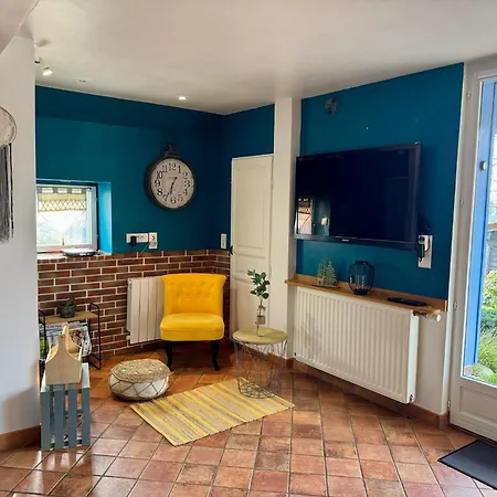 Hébergement de vacances La Maison Bleue - Calme, Jardin, Billard