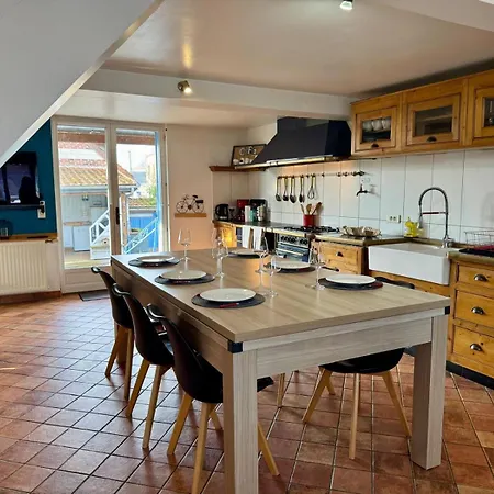 La Maison Bleue - Calme, Jardin, Billard Holiday home *
